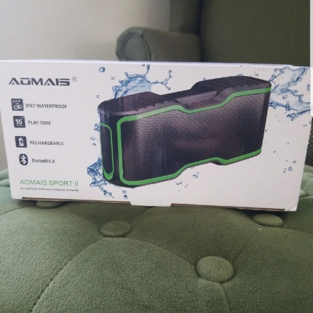 BRAND NEW Aomais Bluetooth Speaker